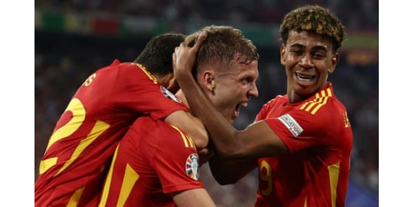 De 16-jarige Lamine Yamal zette diverse records neer op deze Europa Cup